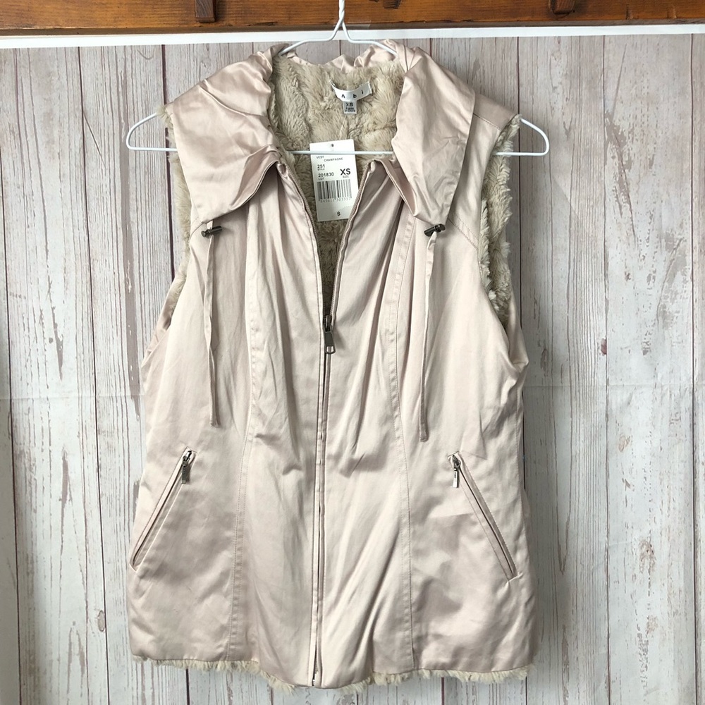 CAbi Vest NWT. Size XS